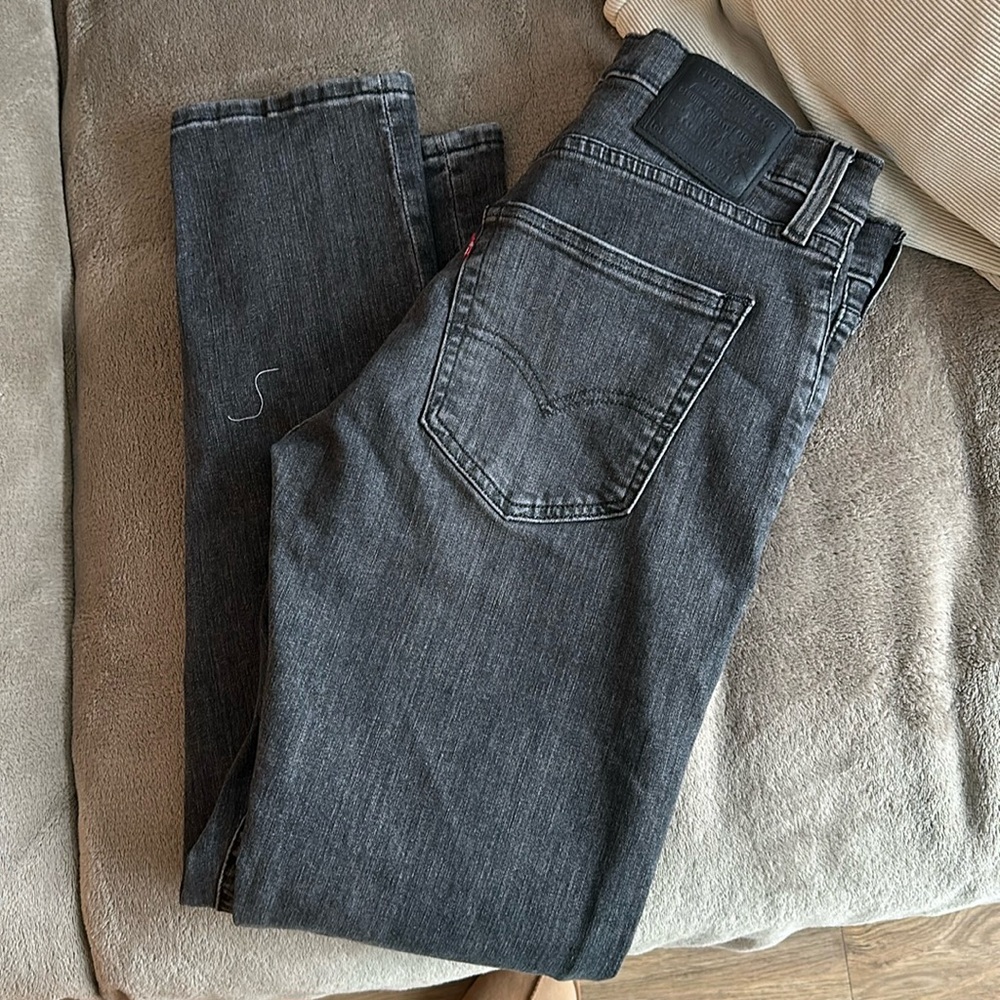 Men Levi’s black faded slim jeans